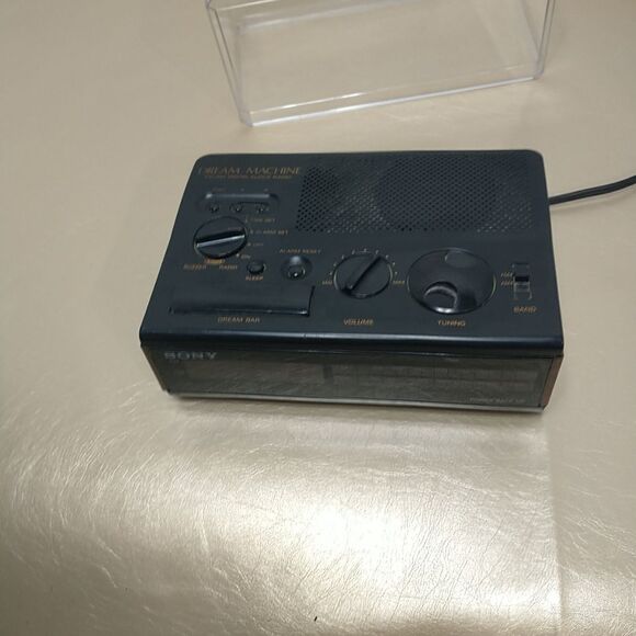 Sony Dream Machine ICF-C4W Walnut WoodGrain Digital AM/FM Alarm Clock Radio 1980 - Picture 2 of 7